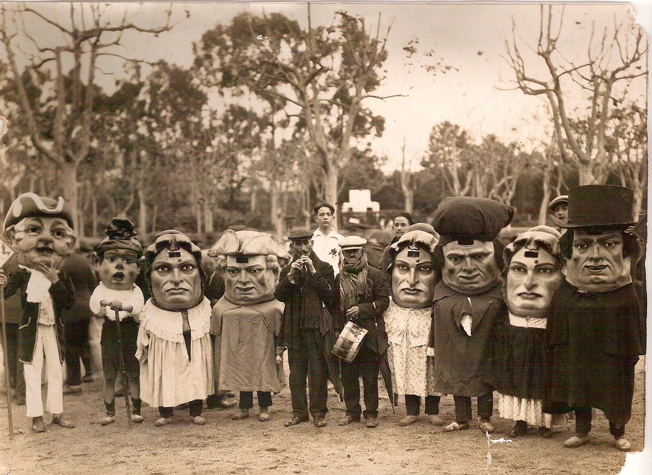 Els nans al Parc Central (1922-1929). Autor desconegut. MASMM